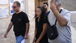 Σύρος, Δολοφονία, Διασώστρια