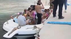 Ανεξέλεγκτη η φωτιά στη Σίβηρη Χαλκιδικής: Κόσμος εγκαταλείπει την περιοχή από τη θάλασσα - Τραυματίστηκαν πυροσβέστες