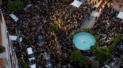 Εντυπωσιακή αεροφωτογραφία από τη λαϊκή αγρυπνία - Λαοθάλασσα για τον Γιώργο Μαζωνάκη