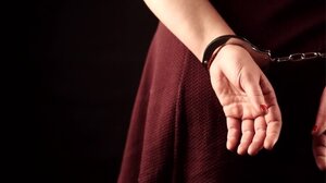 Η οικιακή βοηθός είχε άλλους... σκοπούς!