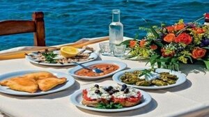 Η κορυφαία σαλάτα του κόσμου είναι Κρητική! 