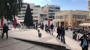 Καθημερινότητα οι ουρές για ένα rapid test!