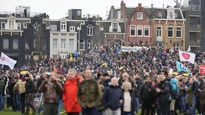 Ολλανδία: 30 συλλήψεις, 4 αστυνομικοί τραυματίστηκαν, κατά τη διάρκεια επεισοδίων