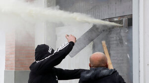 Αλβανία: Οπαδοί του Σαλί Μπερίσα επιχείρησαν να καταλάβουν τα γραφεία του Δημοκρατικού Κόμματος