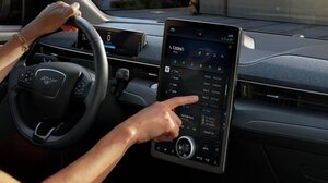 Επικίνδυνες οι οθόνες αφής για τους οδηγούς