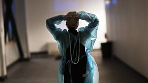 Μητέρα 8 παιδιών με κορωνοϊό έφυγε από το νοσοκομείο και πέθανε στο σπίτι της