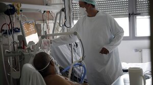Γαλλία: Νέο ρεκόρ με 368.149 κρούσματα σε 24 ώρες