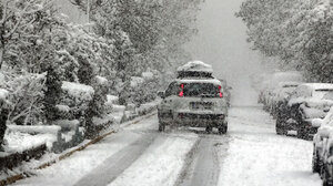 Έκκληση της ΕΛΑΣ στους οδηγούς για χρήση αντιολισθητικών αλυσίδων στο οδικό δίκτυο της Αττικής
