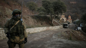 Μισθοφόροι και όπλα της Ρωσίας στην Ουκρανία-Να φύγει το ΝΑΤΟ ζητά η Μόσχα 