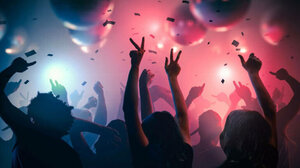 Βαρύ πρόστιμο στον διοργανωτή του πάρτι σε αποθήκη του Μετς