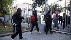 Έτσι θα ανοίξουν τα σχολεία τη Δευτέρα: Self tests και για τους εμβολιασμένους μαθητές