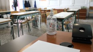 Συνελήφθη λιμενικός που δεν έστελνε το παιδί του σχολείο 