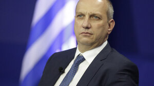 "Φουντώνει" η κόντρα ΝΔ - KINAΛ: Για ίσες αποστάσεις κατηγόρησε τη Χαριλάου Τρικούπη και ο Γ. Οικονόμου