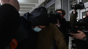 Δολοφονία 19χρονου Άλκη: Στα δικαστήρια ο 23χρονος - Με σκυμμένο το κεφάλι
