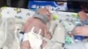 Ουκρανία: Νεογέννητα μεταφέρονται από την εντατική σε αυτοσχέδιο καταφύγιο