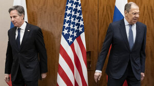 Συνάντηση Μπλίνκεν - Λαβρόφ υπό τον όρο να μην γίνει ρωσική εισβολή στην Ουκρανία 