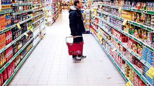 Στο τραπέζι η μείωση ΦΠΑ στα τρόφιμα