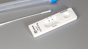 Σχολεία: Από αύριο δωρεάν 5 self test για μαθητές και εμβολιασμένους εκπαιδευτικούς