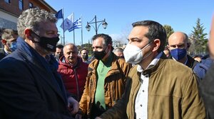  Aλ. Τσίπρας στα μπλόκα στη Θεσσαλία: Δεν διακυβεύεται λιγότερο κέρδος αλλά η παραμονή στα χωράφια 