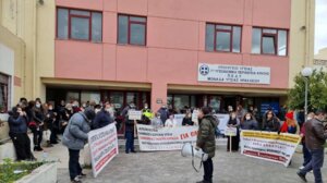 Απεργιακή συγκέντρωση του Σωματείου Εργαζομένων στο ΠΑΓΝΗ