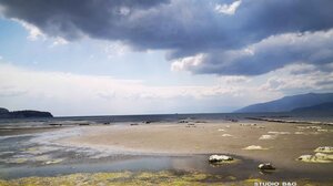 Απίστευτη άμπωτη- η θάλασσα... μπήκε μέσα!