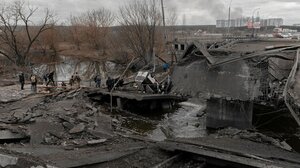 Κατηγορίες Πούτιν πως το Κίεβο αποτρέπει τις απομακρύνσεις αμάχων από τη Μαριούπολη