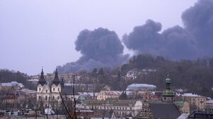 Έξι πύραυλοι χτύπησαν τη Λβιβ - Σύλληψη υπόπτου για κατασκοπεία