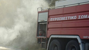 Πυρκαγιά στα Γεράνεια Όρη, πάνω από το Λουτράκι