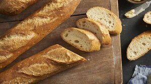 Μπαγιάτικο ψωμί: Έτσι θα το κάνεις ξανά… φρέσκο