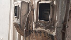 Εξακολουθούν να στέλνουν "μπιλιετάκια" στα "λαβωμένα" σπίτια 