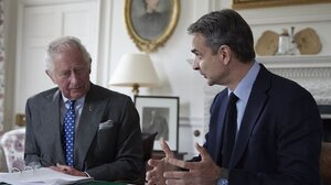 Τα ελληνικά του Κάρολου μετά τη συνάντηση με τον Πρωθυπουργό