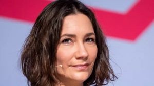 Γερμανία: Ζήτησε «συγγνώμη» αλλά δεν παραιτήθηκε η «πράσινη» υπουργός