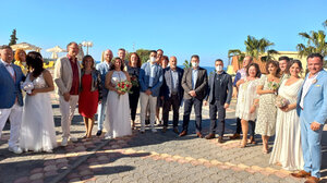 Από τη Γερμανία στη Χερσόνησο για να... παντρευτούν 