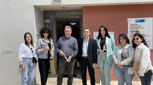 Λαμπάδες για τα παιδιά του Παιδικού Χωριού SOS από τις βοηθούς βρεφονηπιοκόμους