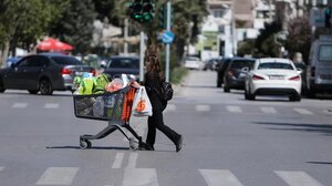 Μελετάται η μείωση ΦΠΑ στο 6%, σε βασικά είδη διατροφής