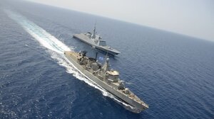 Συνεκπαίδευση της φρεγάτας «Αδρίας» με τη γαλλική «Auvergne» ανοιχτά της Κρήτης 