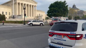 Άντρας αυτοπυρπολήθηκε μπροστά στο Ανώτατο Δικαστήριο των ΗΠΑ 