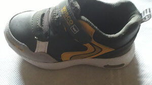 Μήπως έχασε κανείς αυτό το παιδικό παπούτσι;