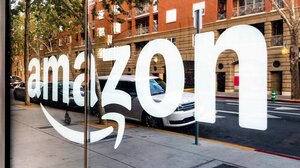 Amazon: Προσφέρει οικονομική βοήθεια σε εργαζόμενες που αναγκάζονται να ταξιδέψουν μακριά για να υποβληθούν σε άμβλωση