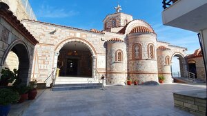 Eορτάζει το Ιερό Ησυχαστήριο της Αγίας Φωτεινής στα Ελληνοπεράματα