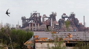 H Ρωσία βομβαρδίζει πάλι το Azovstal μετά την απομάκρυνση αμάχων