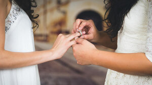 Πράσινο φως για γάμους ομοφύλων!