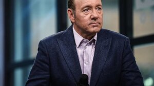 Ποινική δίωξη κατά του Κέβιν Σπέισι για σεξουαλικές επιθέσεις εναντίον τριών ανδρών