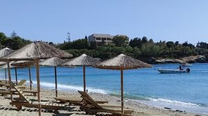 Έτοιμες να υποδεχτούν κόσμο οι παραλίες του Μαλεβιζίου