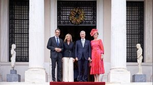 Ο Κ.Μητσοτάκης υποδέχθηκε το βασιλικό ζεύγος του Βελγίου στο Μαξίμου