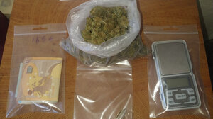 Η έρευνα στο δωμάτιο ξενοδοχείου "έβγαλε" λαβράκι!