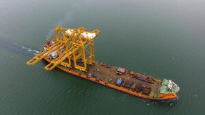 Στο λιμάνι της Θεσσαλονίκης κατέπλευσαν 2 νέες Γερανογέφυρες New Panamax