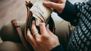 Καταβάλλονται σήμερα 46,84 εκατ. ευρώ σε πρώην εργαζόμενους τραπεζών που τέθηκαν υπό ειδική εκκαθάριση