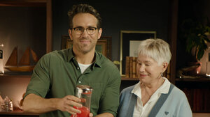 Το viral βίντεο που ανέβασε ο Ράιαν Ρέινολντς με τη μαμά του