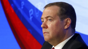 Μεντβέντεφ: Έκφυλοι και παλιοτόμαρα θέλουν νεκρή την Ρωσία – Θα τους εξαφανίσω